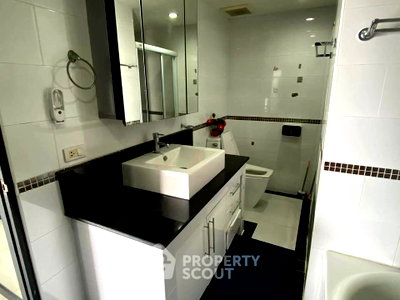 Condos for sale Central Pattaya Road : 2-BR Condo at Pattaya Klang Center Point Condominium (PKCP) close to Central Pattaya (ID 2799946)