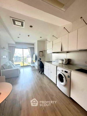 Condos for sale : 1-BR Condo at Noble Remix near BTS Thong Lor (ID 2841989)