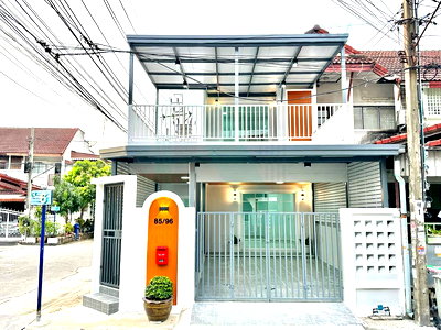 ทาวน์โฮม เมืองนนทบุรี นนทบุรี : ขายทาวน์เฮาส์ โครงการ หมู่บ้านอุบลชาติ 2 2 ชั้น 3 ห้องนอน 2 ห้องน้ำ