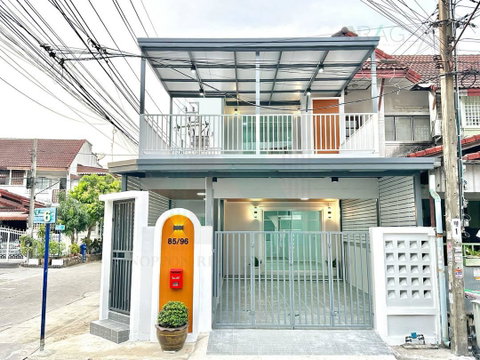 ขายทาวน์เฮาส์ โครงการ หมู่บ้านอุบลชาติ 2 2 ชั้น 3 ห้องนอน 2 ห้องน้ำ