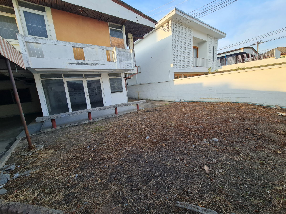 รูป ให้เช่าบ้านเดี่ยวทำเลดี 60 ตรว. (ตามภาพ) หมู่บ้านเสรี 2, ถ.รามคำแหง 24 แยก 28, เหมาะทำที่อยู่อาศัย, Home Office, โกดังเก็บสินค้า, Food Delivery - รูปที่ 5/40