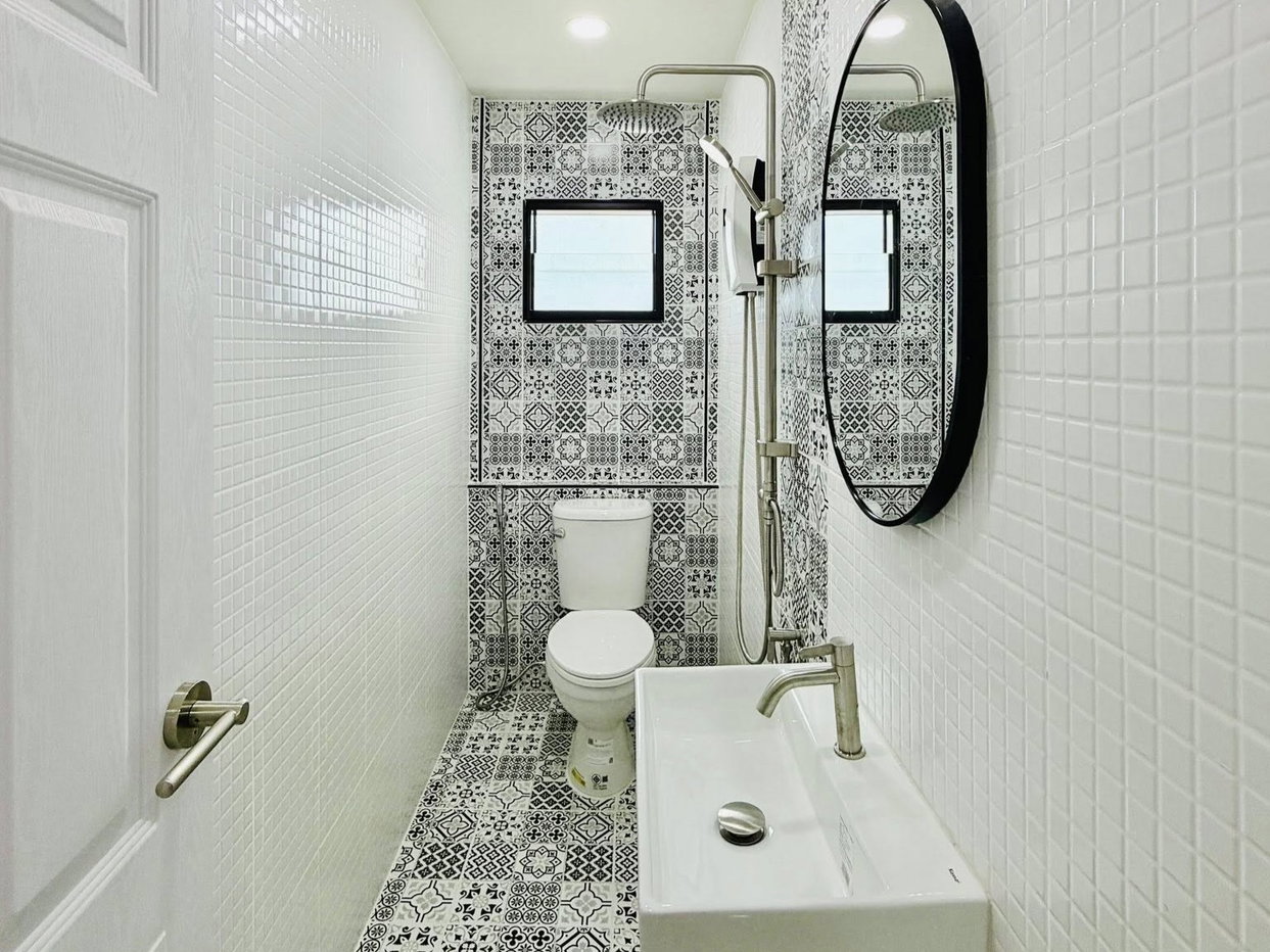picture Modern Classic Townhome for Sale Ready to Move In - 15/18