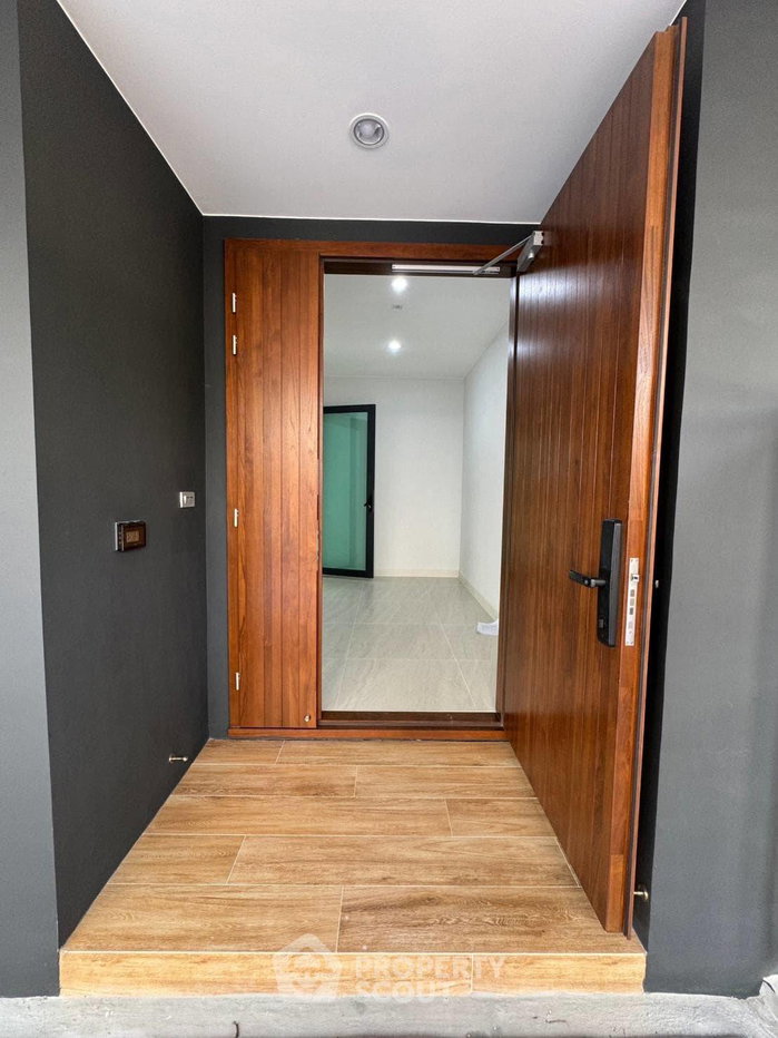 รูป บ้าน 4-ห้องนอน ที่ บ้านกลางเมือง คลาสเซ่ สุขุมวิท 77 ใน สวนหลวง (ID 1396528) - รูปที่ 3/33