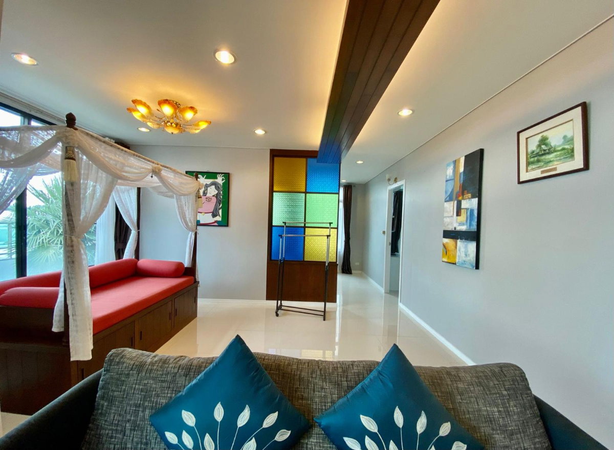 Massive 202 sqm. Foreign Freehold Condo at Kamala Regent - image 3