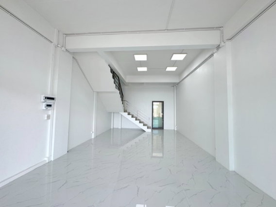 รูป ราชพฤกษ์ 3กม.ไลฟ์สไตล์ ใกล้โรบินสัน ชั้น1 อาคารสำนักงานให้เช่าติดถนน ชัยพฤกษ์ 61ตร.ม. เพียวเพลส ราชพฤกษ์ 1.8 กม. ย่านบางบัวทอง มีที่จอดรถ - รูปที่ 2/8