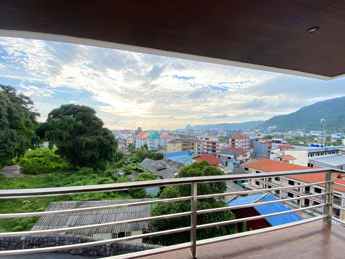 Immediate Cash Flow! Phuket Freehold Condo for Sale with Existing Tenant - image 5