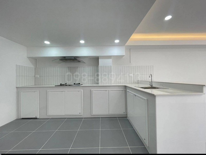 รูป ขายทาวน์โฮม 3 ชั้น เล่นระดับ ซอยติวานนท์43 พื้นที่ 29 ตรว 4นอน 3น้ำ ตกแต่งใหม่พร้อมอยู่ ใกล้สถานีรถไฟฟ้า สามัคคี - รูปที่ 7/8