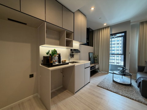 The Room Phayathai, studio room, fully furnished. Free transfer day expenses, special price