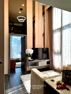 Condos for sale : Well-Priced 2-BR Condo, KnightsBridge Space Rama 9, MRT Phra Ram 9 (ID 2855161)
