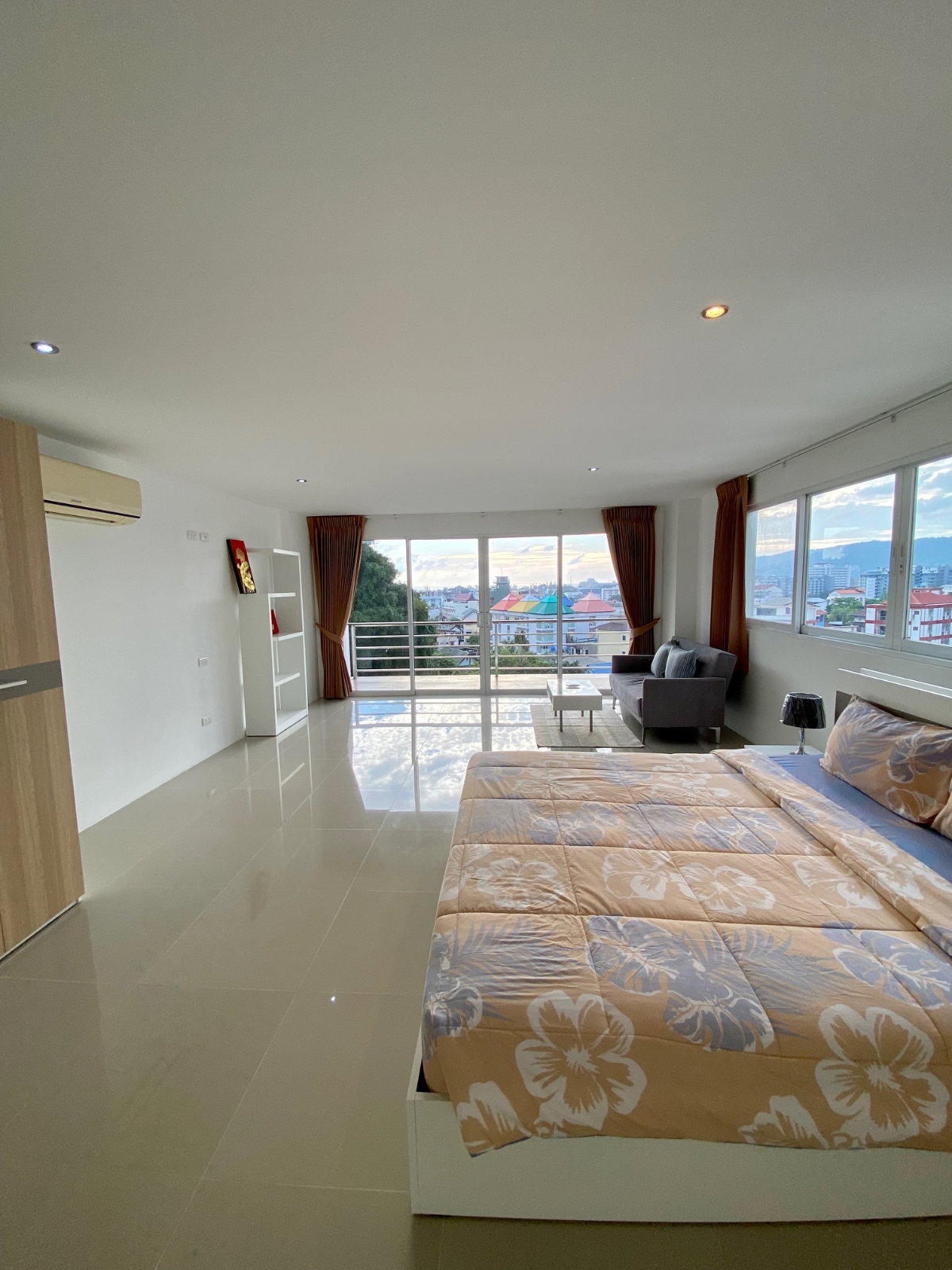 Immediate Cash Flow! Phuket Freehold Condo for Sale with Existing Tenant - image 2