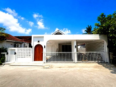 Houses for sale Chiang Mai : Renovated house for sale in Teeraporn Village, land area 59 sq.wa., 3 bedrooms, 2 bathrooms