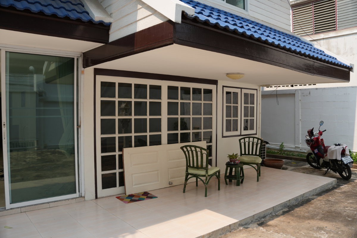 รูป For Rent Sukhumvit 22 -  3 ห้องนอน 3 ห้องน้ำ 1 ห้องว่าง พื้นที่นอกบ้านมีสวนขนาดใหญ่ - รูปที่ 11/11