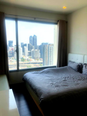 Condos for rent BTS Asok : 📍 For Rent: Q Asoke Condo | Next to MRT Phetchaburi Station. High floor unit, 45.30 sq.m. Near Srinakharinwirot University and Singha Complex.