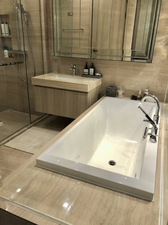 picture Rare Double-Height 2BR | High Floor Skyline | BTS Phrom Phong 300m [U5372967] - 8/19