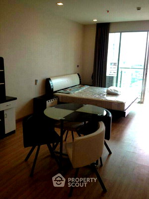 Condos for rent : 1-BR Condo at Sky Walk Residences near BTS Phra Khanong (ID 886809)