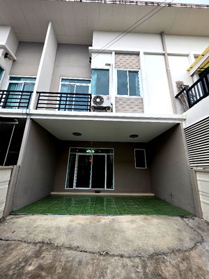 Townhouses for rent : For Rent Townhome  Suk Sawat 26, 4 bedrooms, 3 bathrooms
