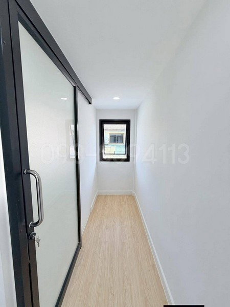 รูป ขายทาวน์เฮาส์ 1.5 ชั้น ซอยพงษ์เพชรพัฒนา บ้านพร้อมอยู่ ขนาด 25 ตรว 3นอน 2น้ำ ใกล้เดอะมอลล์ งามวงศ์วาน - รูปที่ 6/8
