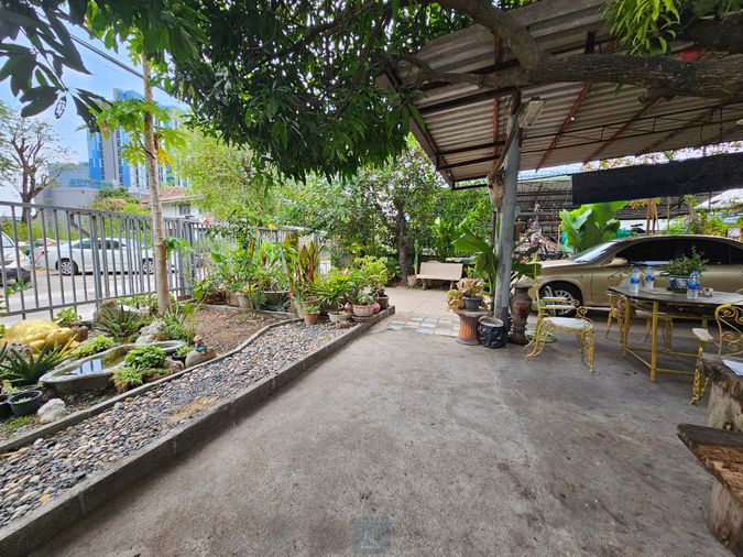 Land for sale, 187 sq wah, Khan Na Yao