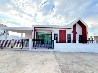 บ้านเดี่ยว ศรีราชา ชลบุรี : บ้านเดี่ยวมือ 1 สร้างใหม่ ตรงข้ามอนามัยบึง ศรีราชา พร้อมอยู่