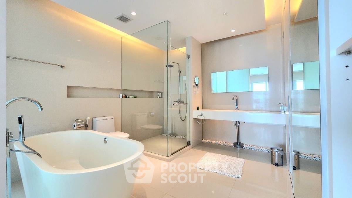 รูป คอนโด 5-ห้องนอน ที่ บ้านเสฉวน ใกล้ เมืองหัวหิน (ID 2098772) - รูปที่ 16/17
