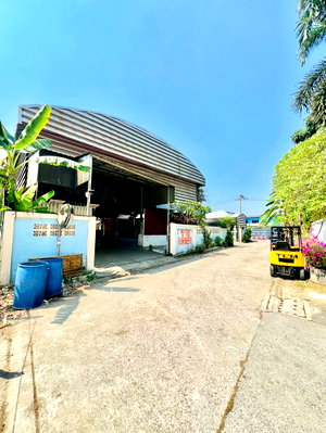 เช่าโรงงาน ม.สยาม : ขาย  ให้เช่า พื้นที่อเนกประสงค์ พร้อมโครงหลังคาสูง ทำเลศักยภาพ ฝั่งธนบุรี  พระราม 2 – สุขสวัสดิ์ | พร้อมใช้งาน  เดินทางสะดวก