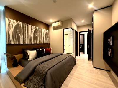 Condos for sale : Spacious 70 SQ.M. Residence at The Room Phayathai 2 Bedrooms with FREE transfer fees and FREE furniture included.