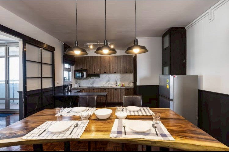picture Riviera Condominium Spacious 3-Bedroom with Lake Views - 3/10