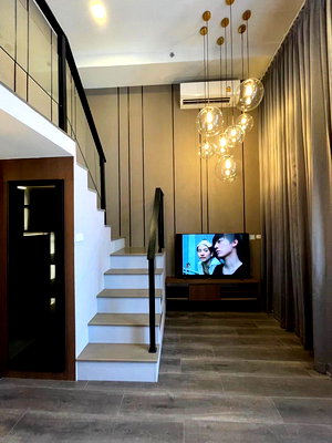 Condos for rent : [💥𝐔𝐫𝐠𝐞𝐧𝐭] 𝐊𝐧𝐢𝐠𝐡𝐭𝐛𝐫𝐢𝐠𝐞 𝐒𝐩𝐚𝐜𝐞 𝐑𝐚𝐭𝐜𝐡𝐚𝐲𝐨𝐭𝐡𝐢𝐧 luxury condo, good location near train station, ready to move in 🏢
