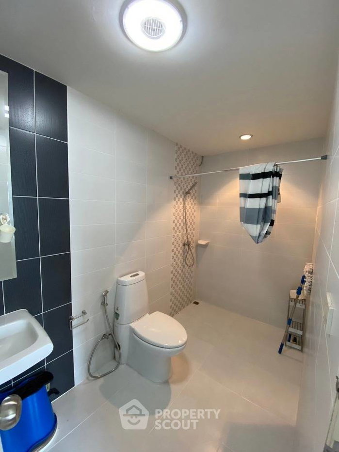 รูป ทาวน์เฮาท์ 2-ห้องนอน ที่ ดิ เอ็กซ์คลูซีฟ พัฒนาการ 44 ใน สวนหลวง (ID 1526879) - รูปที่ 7/11
