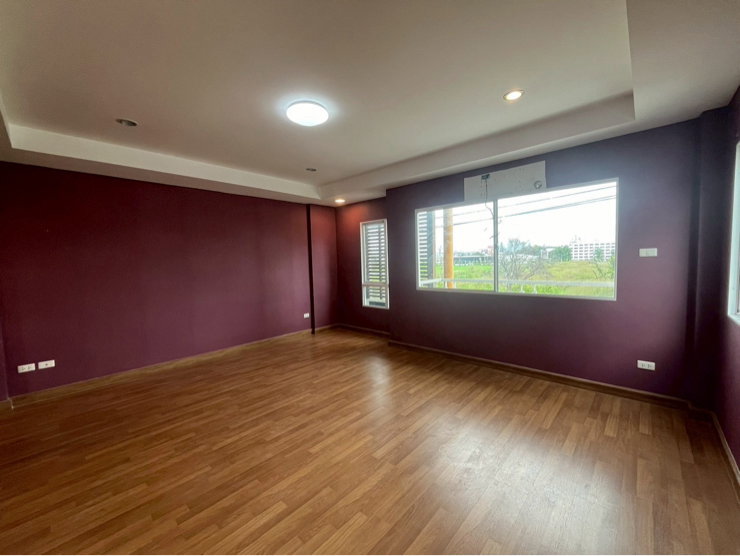 รูป (For Rent) >>ถูกที่สุดในย่านนี้<< Home office 3 ชั้นครึ่ง near DonMuang Airport //  EV charger//ใกล้รถไฟฟ้าสายสีแดง ชมพู, นานาชาติ Harrow  - รูปที่ 9/16