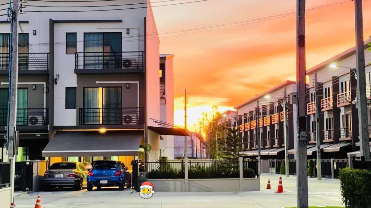 รูป 🔥 พิเศษ!! ขาย / เช่าทาวน์โฮม บ้านกลางเมือง ศรีนครินทร์ - อ่อนนุช 3 ห้องนอน 3 ห้องน้ำ บ้านใหม่ สวยมาก ตกแต่งครบ พร้อมอยู่ - รูปที่ 1/19