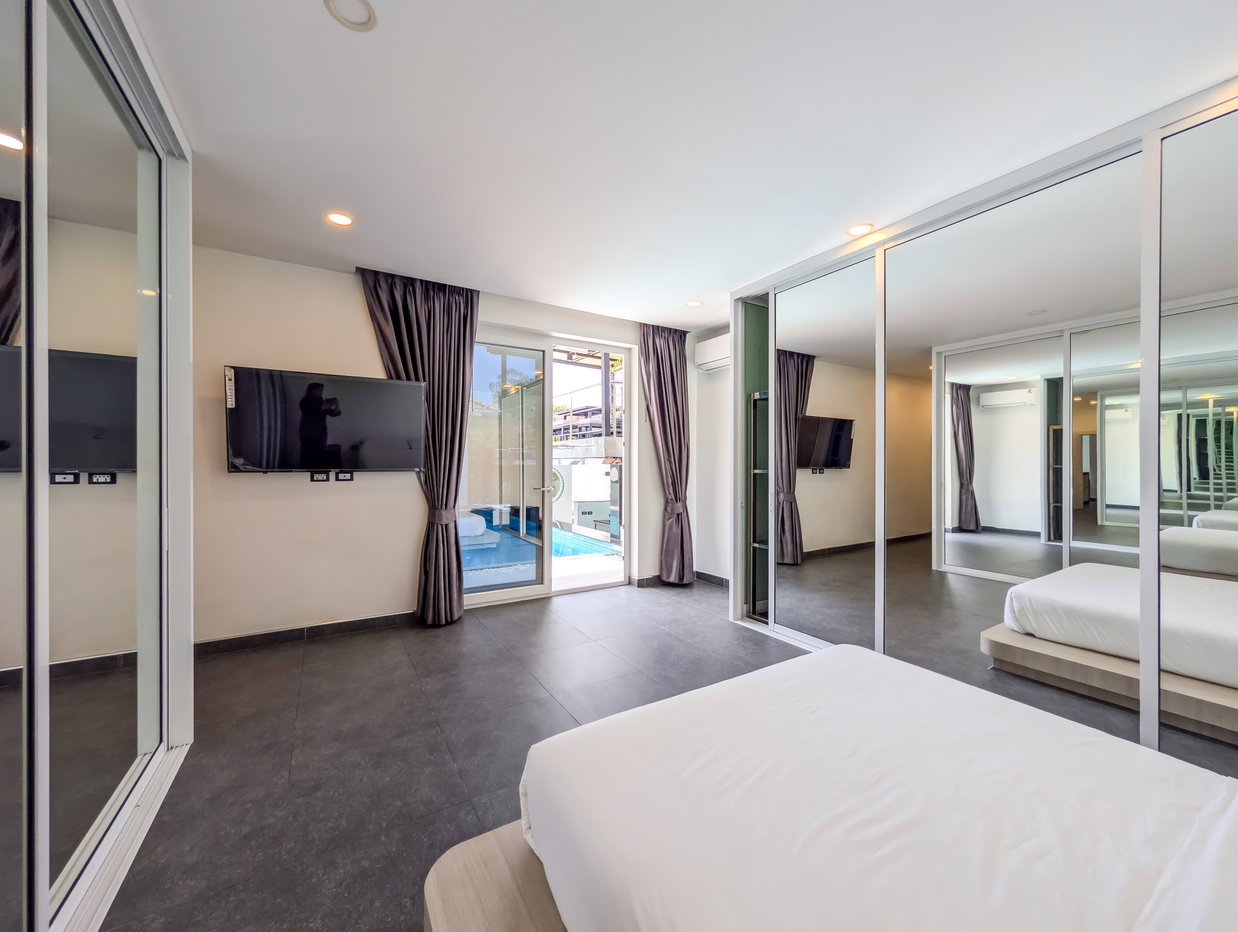 รูป Luxury Pool Villa for Sale East Pattaya Near Regents School - รูปที่ 12/26