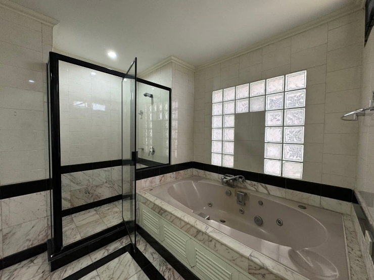 รูป 🌟   Riverine Place ( A62) Size 218.43 SQ.M Type 3 Bedroom 3 Bathroom On the 12thFloor Rental 40,000THB. - รูปที่ 9/13