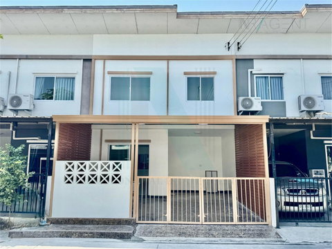ขายทาวน์เฮาส์ โครงการ ลลิลทาวน์ แลนซีโอ คริป บางนา-สุวรรณภูมิ 2 ชั้น 3 ห้องนอน 2 ห้องน้ำ