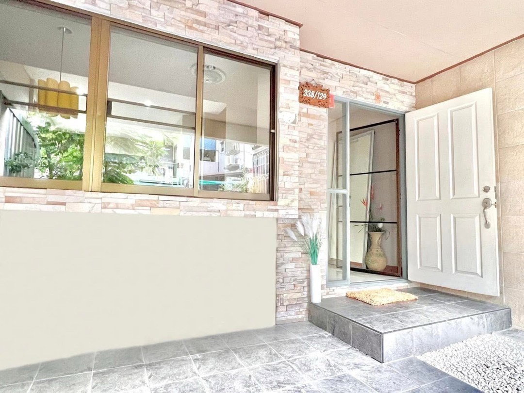 รูป 🏡ให้เช่าทาวน์โฮม 3 ชั้น หมู่บ้าน กลางเมือง เหม่งจ๋าย - ลาดพร้าว 80 3 ห้องนอน 4 ห้องน้ำ 2 ห้องนั่งเล่น หลังมุม ซอยส่วนตัว เงียบสงบ - รูปที่ 2/15