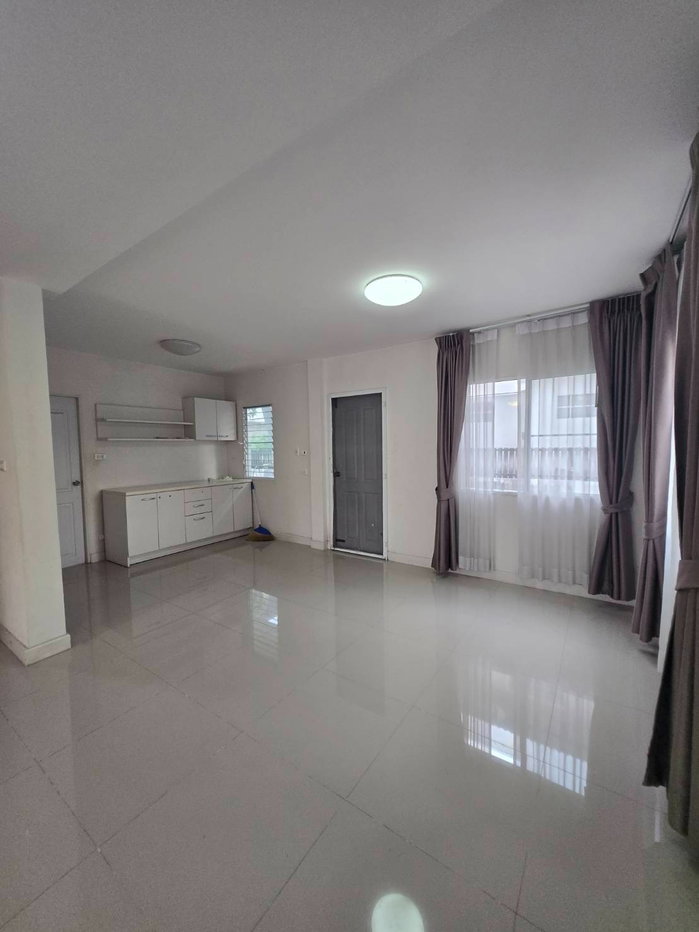 รูป 🏘️ให้เช่าบ้านเดี่ยว หมู่บ้านชวนชื่น พระราม 7 สิรินธร  | บ้านพร้อมอยู่ ตกแต่งสวย | สนใจโทร 095-979-8799 - รูปที่ 4/31