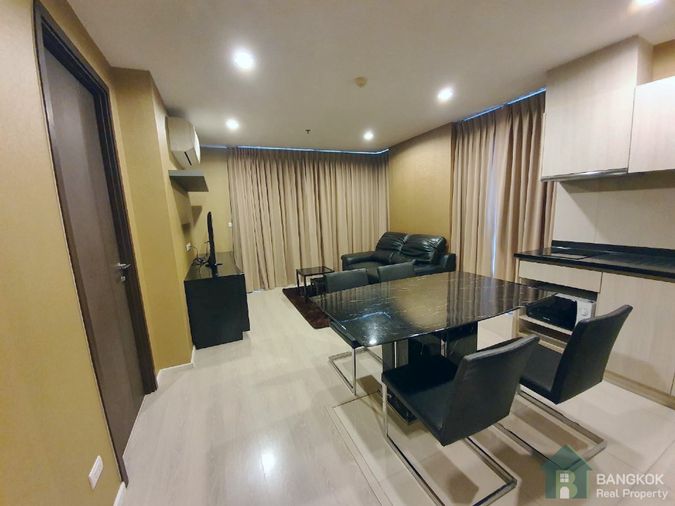 ให้เช่าคอนโดห้องหัวมุม 2 ห้องนอน Rhythm Sathorn Narathiwas BTS ช่องนนทรี