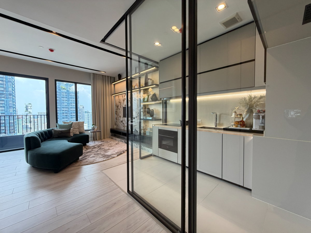 รูป กว้างกว่าที่คิด ใช้ชีวิตได้เต็มพื้นที่ The Room Phayathai ห้องหน้ากว้าง 2 ห้องนอน 70 ตร.ม. ฟรีเฟอร์ฯ พร้อมอยู่ - รูปที่ 2/14
