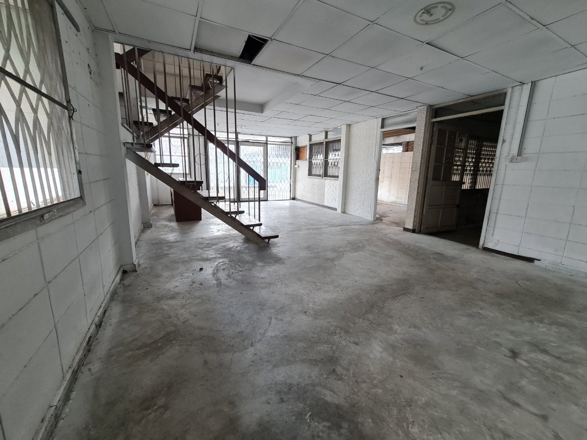 รูป ให้เช่าบ้านเดี่ยวทำเลดี 60 ตรว. (ตามภาพ) หมู่บ้านเสรี 2, ถ.รามคำแหง 24 แยก 28, เหมาะทำที่อยู่อาศัย, Home Office, โกดังเก็บสินค้า, Food Delivery - รูปที่ 16/40