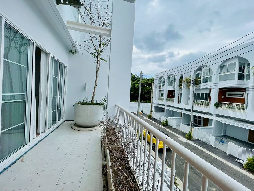 รูป 🏡 ให้เช่าทาวน์โฮม หลังใหญ่ 3 ชั้น ในโครงการ เดินทางสะดวก ติดถนนวงแหวนรอบ 2 - พร้อมเฟอร์นิเจอร์ครบ ทำเลดีมาก ใกล้รวมโชค โรงเรียนนานาชาติ Supermarket - รูปที่ 12/12