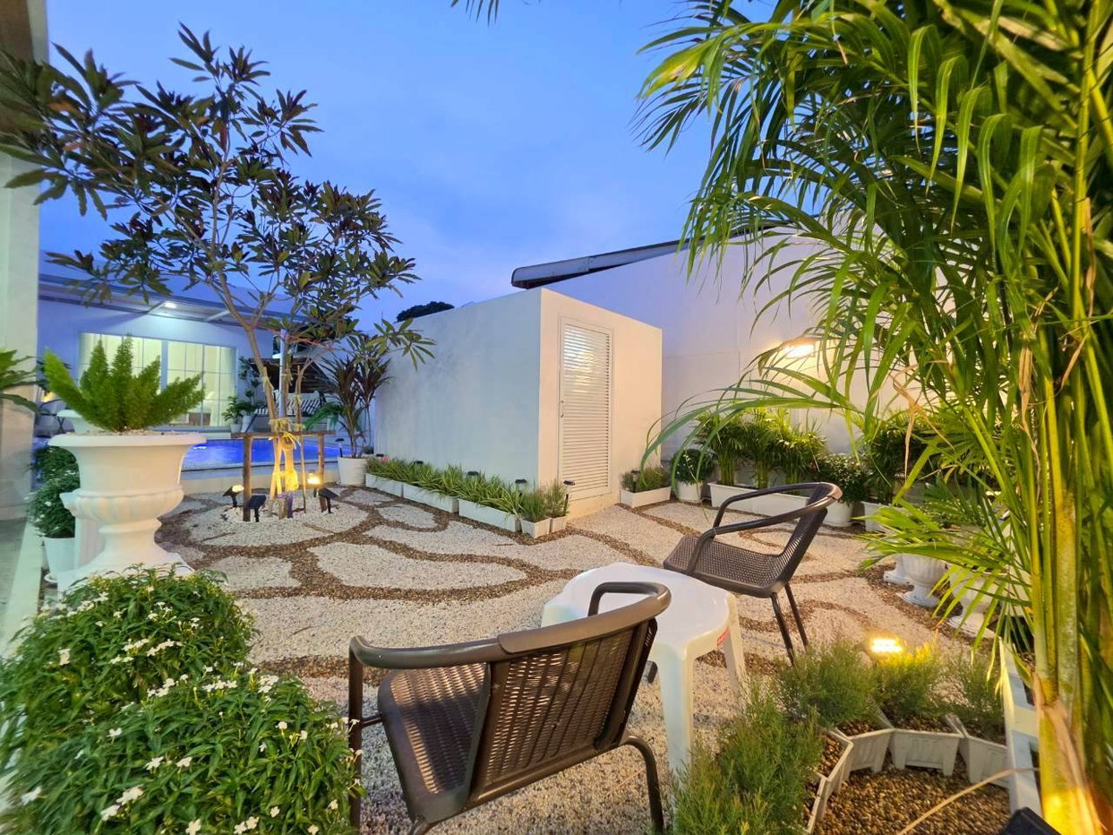 รูป Modern Pool Villa for Sale East Pattaya Noen Plub Wan - รูปที่ 3/19