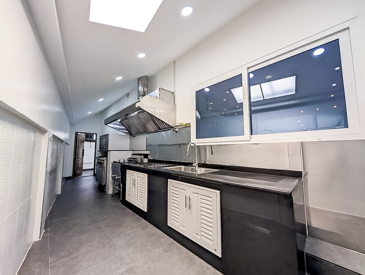 รูป Luxury Pool Villa for Sale East Pattaya Near Regents School - รูปที่ 10/26