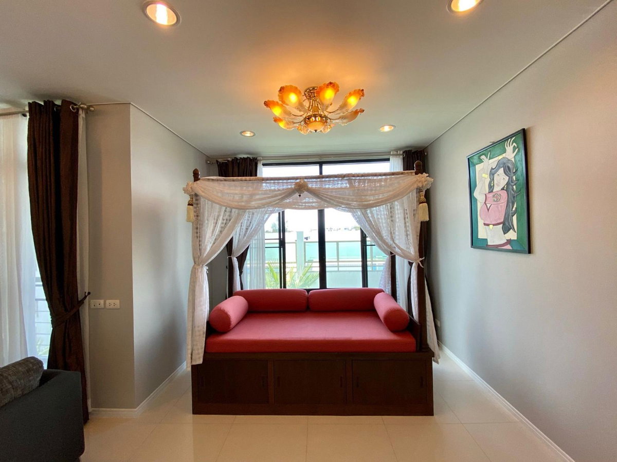 picture Massive 202 sqm. Foreign Freehold Condo at Kamala Regent - 9/21