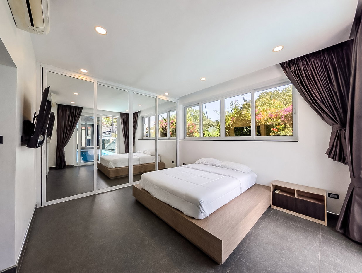 รูป Luxury Pool Villa for Sale East Pattaya Near Regents School - รูปที่ 13/26