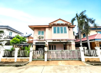 บ้านเดี่ยว เกษตร-นวมินทร์ : ขาย บ้านเดี่ยว(ต้องรีโนเวทใหม่) หมู่บ้านชวนชื่น ลาดพร้าว เข้า-ออกได้ทั้งเกษตรนวมินทร์และเลียบทางด่วนรามอินทรา 50 ตร.ว. 3ห้องนอน 3ห้องน้ำ
