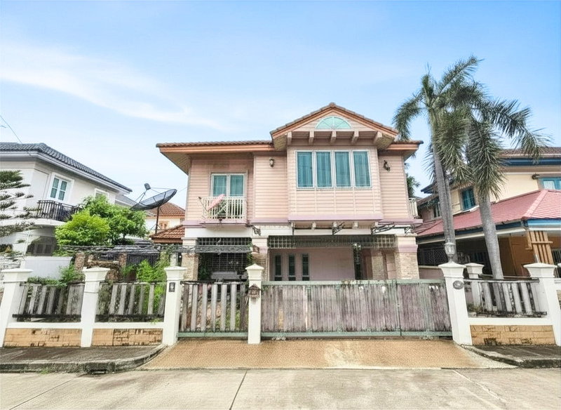 ขายบ้านเดี่ยว : ขาย บ้านเดี่ยว(ต้องรีโนเวทใหม่) หมู่บ้านชวนชื่น ลาดพร้าว เข้า-ออกได้ทั้งเกษตรนวมินทร์และเลียบทางด่วนรามอินทรา 50 ตร.ว. 3ห้องนอน 3ห้องน้ำ