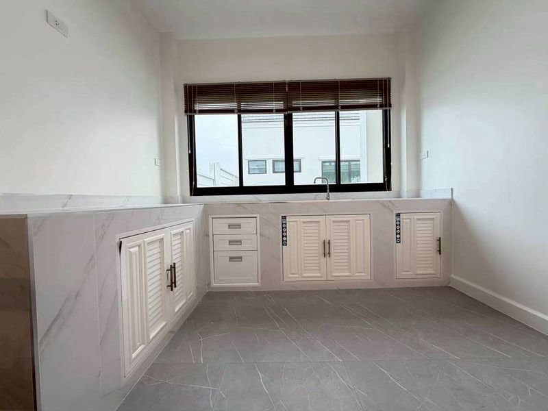 รูป บ้านเดี่ยวมือ 1 สร้างใหม่ ตรงข้ามอนามัยบึง ศรีราชา พร้อมอยู่ - รูปที่ 5/16