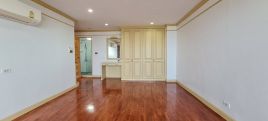 รูปภาพ Big room for rent and good view , near ARL and MRT Huamak station and Stamford university