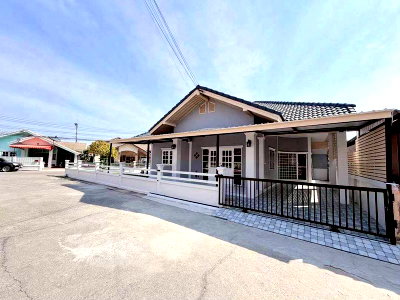 บ้านเดี่ยว ศรีราชา ชลบุรี : บ้านเดี่ยวทำเลดี ใกล้สนามบินเครือสหพัฒน์ ศรีราชา ชลบุรี น่าอยู่มาก