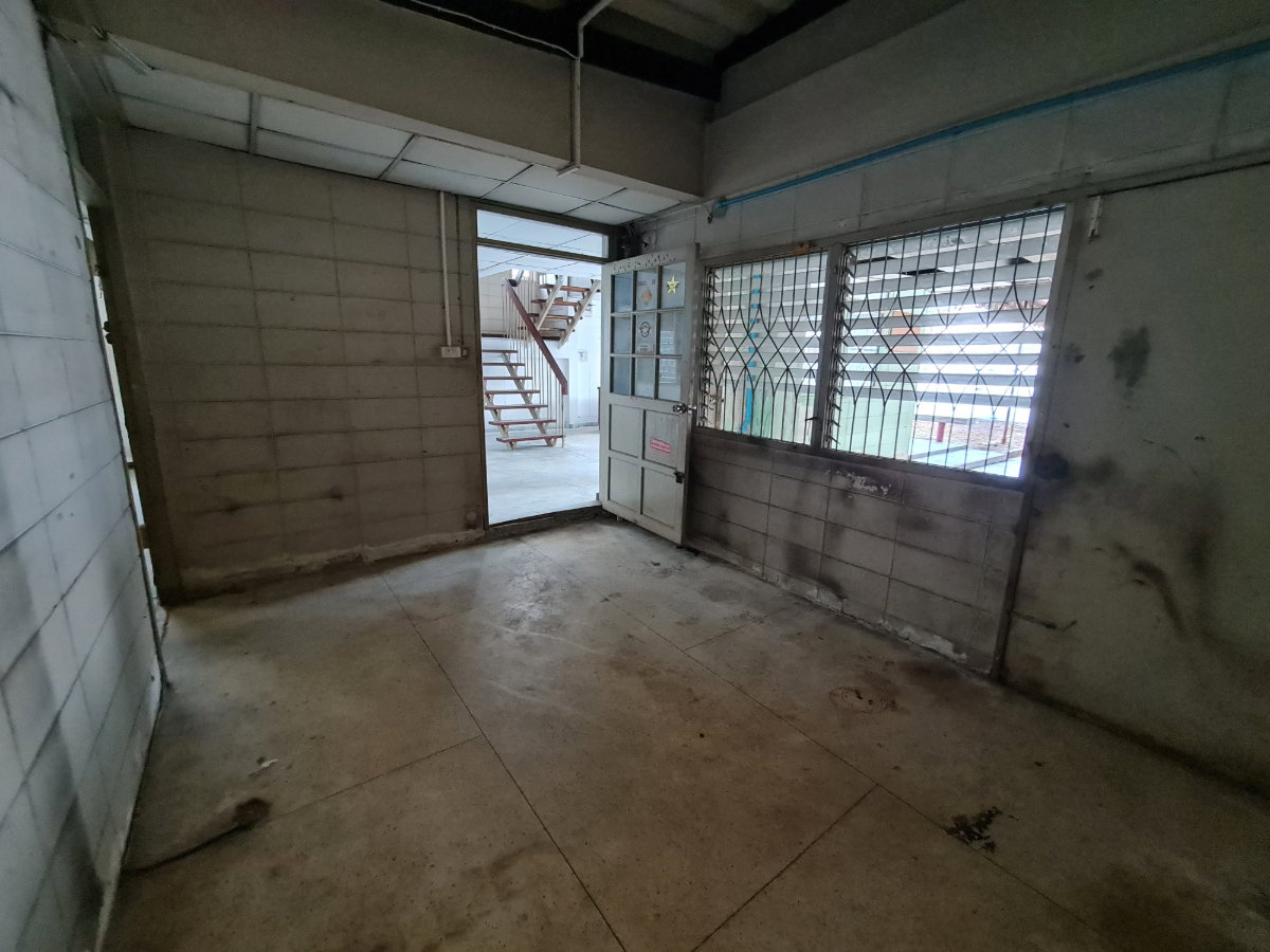 รูป ให้เช่าบ้านเดี่ยวทำเลดี 60 ตรว. (ตามภาพ) หมู่บ้านเสรี 2, ถ.รามคำแหง 24 แยก 28, เหมาะทำที่อยู่อาศัย, Home Office, โกดังเก็บสินค้า, Food Delivery - รูปที่ 30/40